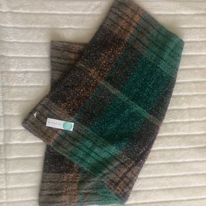 Navy and green cowl scarf from Stitch Fix. Brand new with tags.